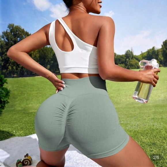 Pants - Women’s Seamless Butt Lifting Scrunch Butt Workout Shorts Size Large Mint Green